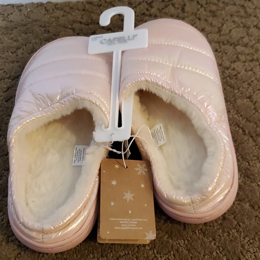 Girls Capelli of New York Puffy Scuff Slippers Size Large 1/2 fleece lining NWT